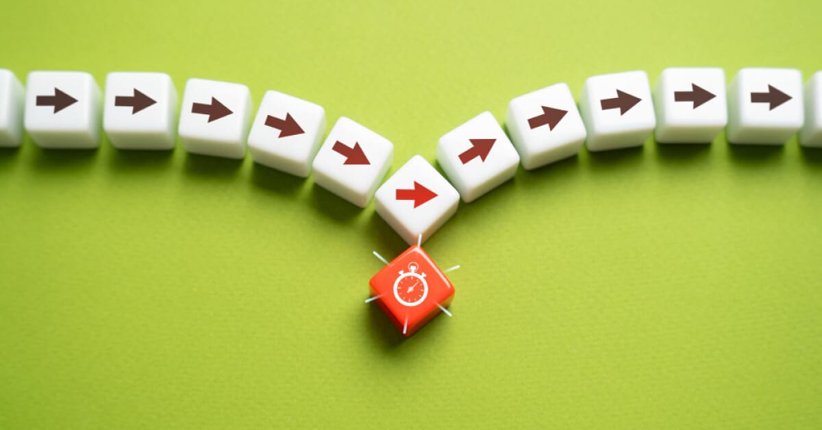 Arrows going towards the right